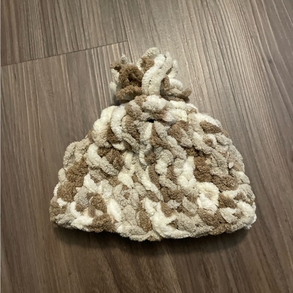 Hand Knit Chunky Knit Beanie in Cream and Brown for newborns -OS - Picture 3 of 5